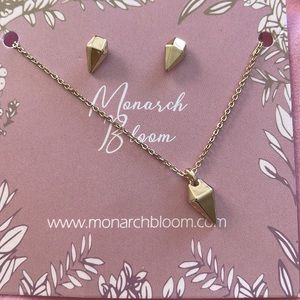 MONARCH BLOOM diamond-shaped necklace and earring set